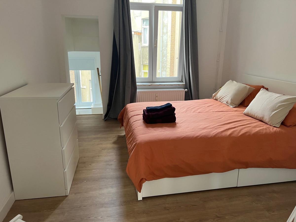 Quartier Européen: Bel appartement 1 chambre meublé, balcon