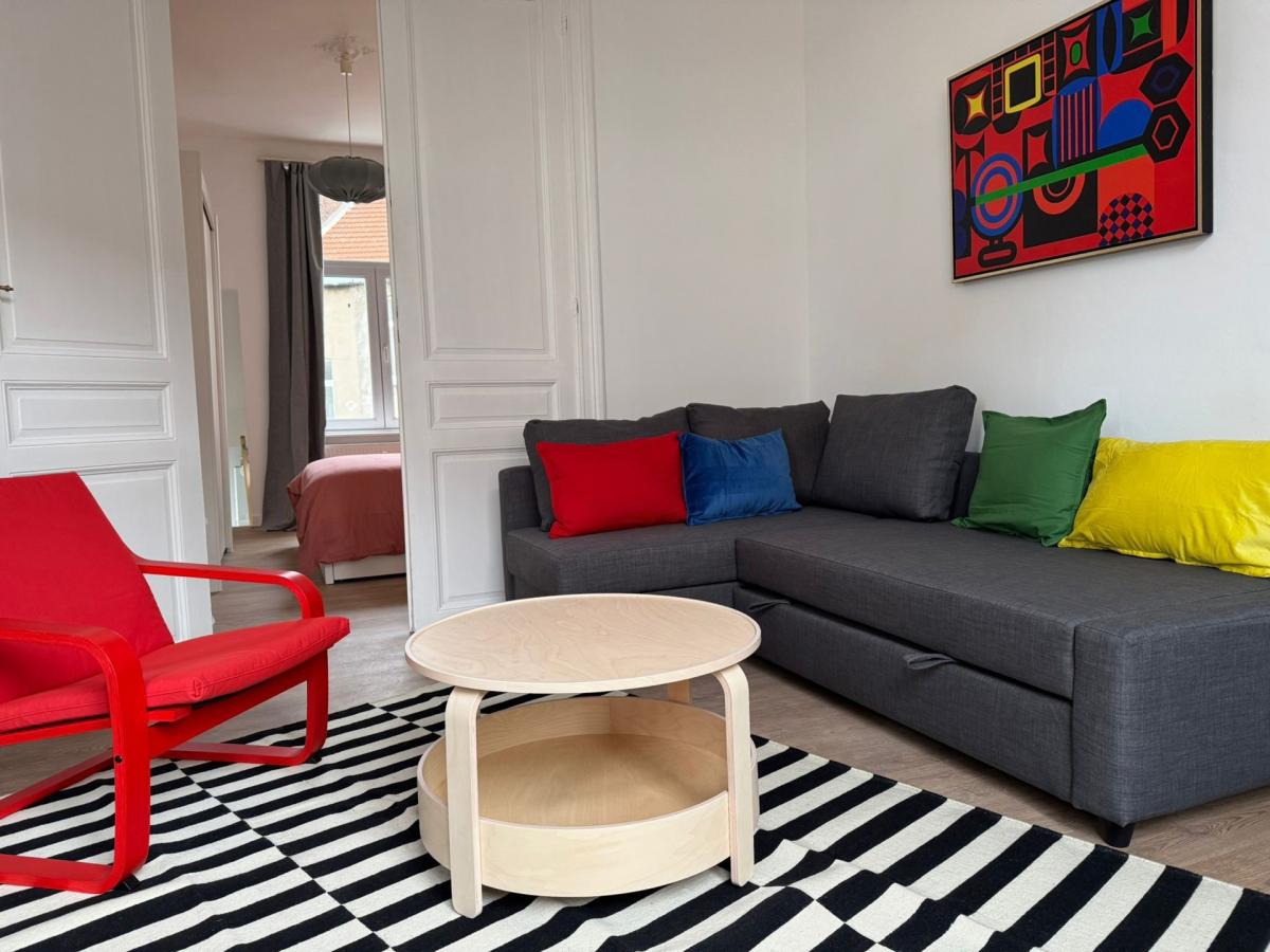 Quartier Européen: Bel appartement 1 chambre meublé, balcon