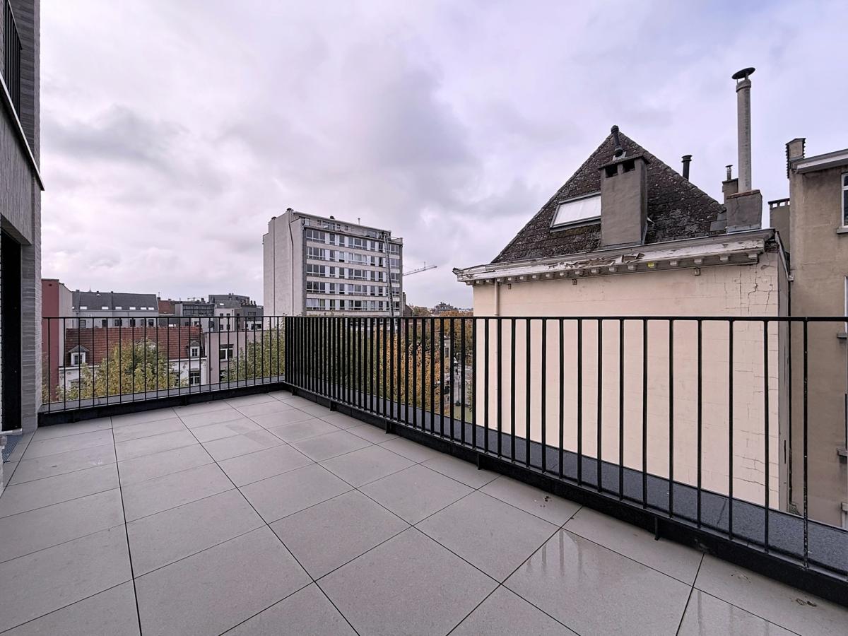 UNIQ / Quai au foin : Bel appartement neuf + terrasse