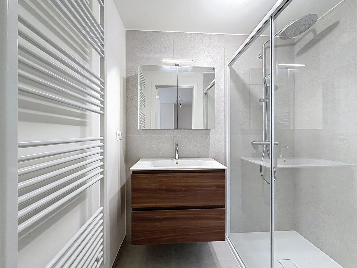 UNIQ / Quai au foin : Bel appartement neuf + terrasse