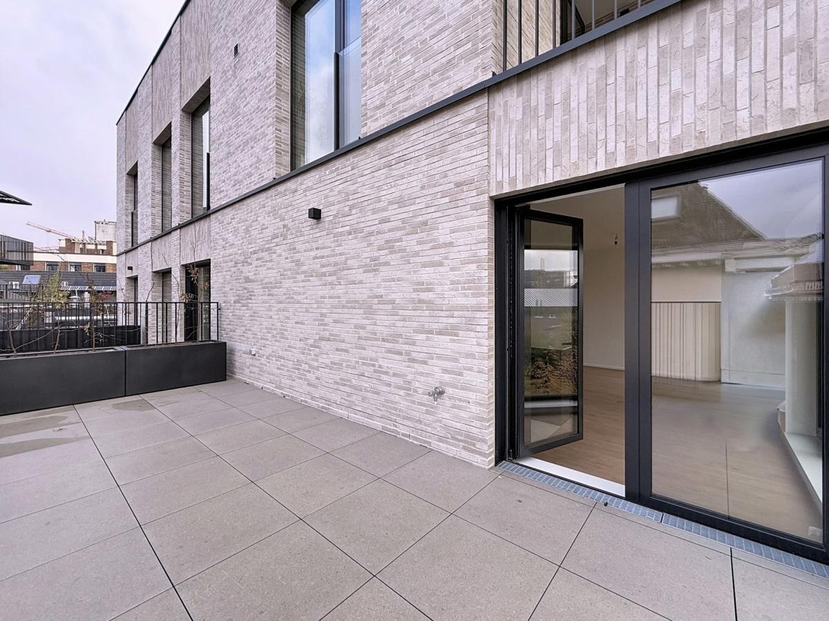 UNIQ / Quai au foin : Bel appartement neuf + terrasse