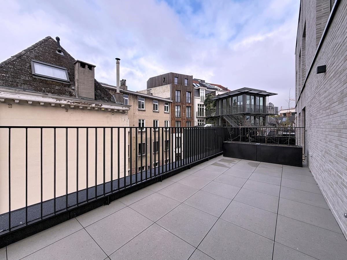 UNIQ / Quai au foin : Bel appartement neuf + terrasse