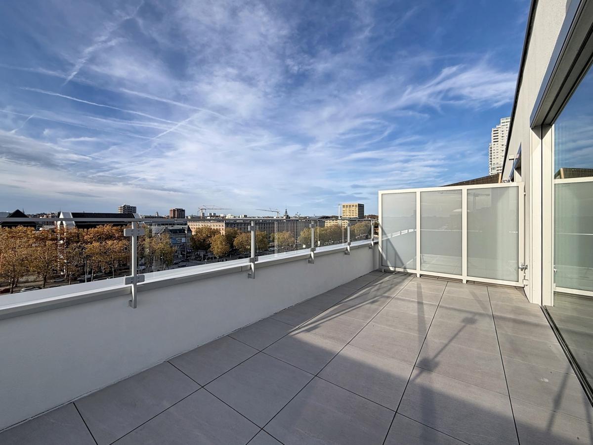 Bruxelles Canal Wharf : Superbe penthouse + grande terrasse