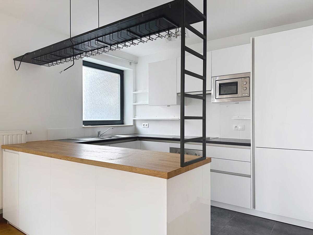 Messidor/Brugmann : Beau rez-de-chaussée avec jardinet