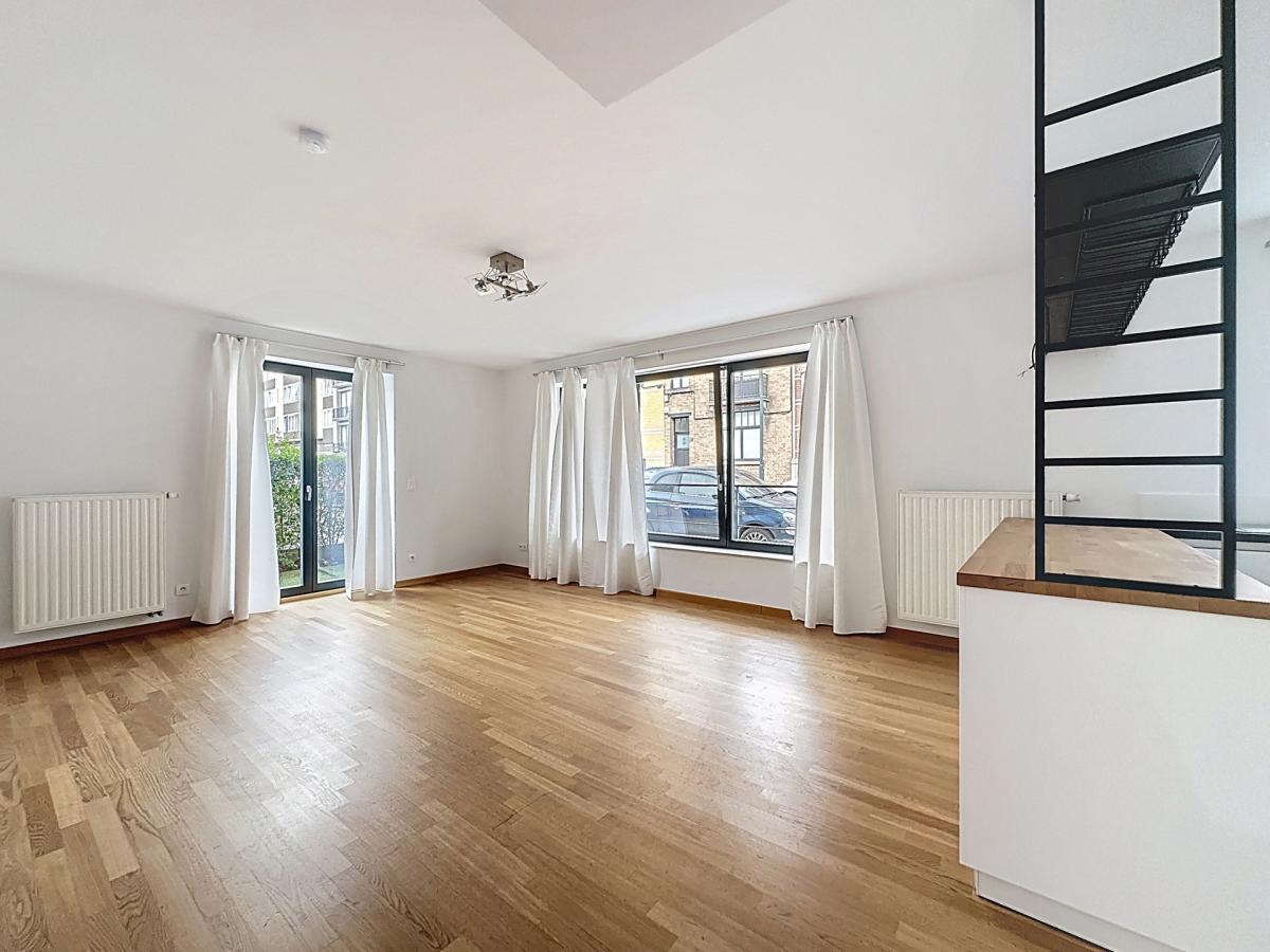 Messidor/Brugmann : Beau rez-de-chaussée avec jardinet