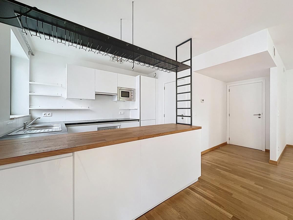 Messidor/Brugmann : Beau rez-de-chaussée avec jardinet