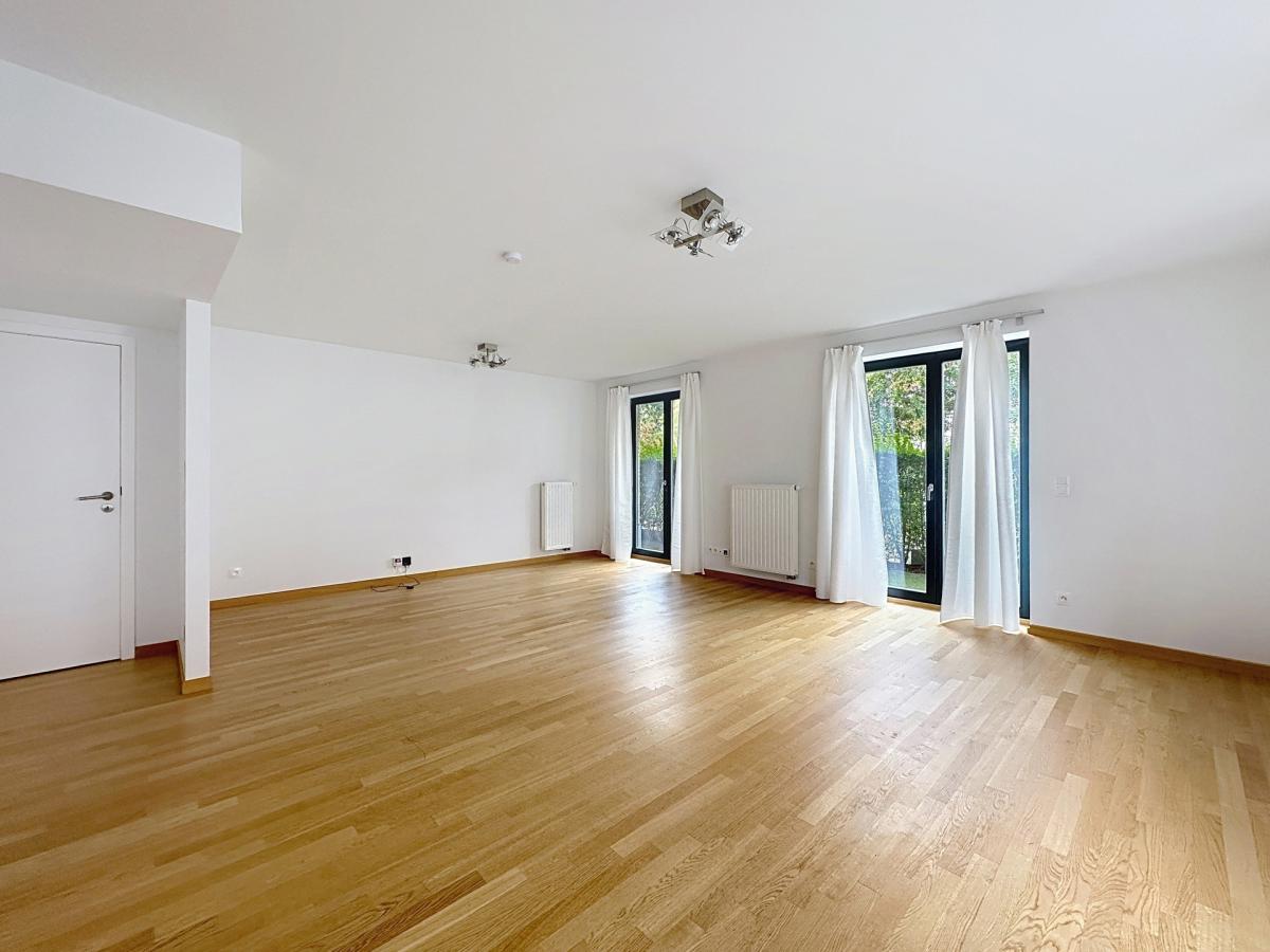 Messidor/Brugmann : Beau rez-de-chaussée avec jardinet