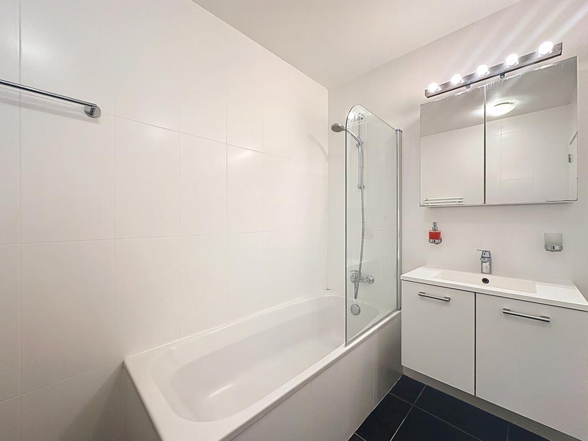 Messidor/Brugmann : Beau rez-de-chaussée avec jardinet