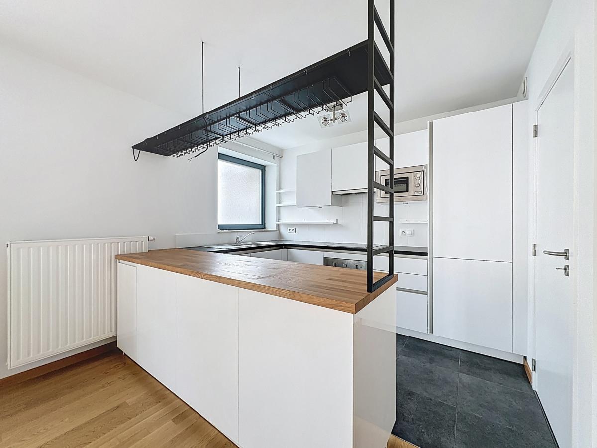 Messidor/Brugmann : Beau rez-de-chaussée avec jardinet