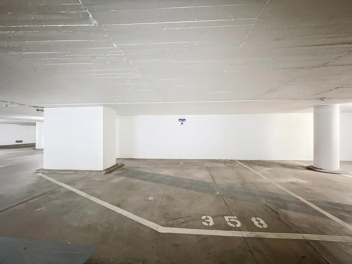 Quartier Européen : Emplacement de parking intérieur -3