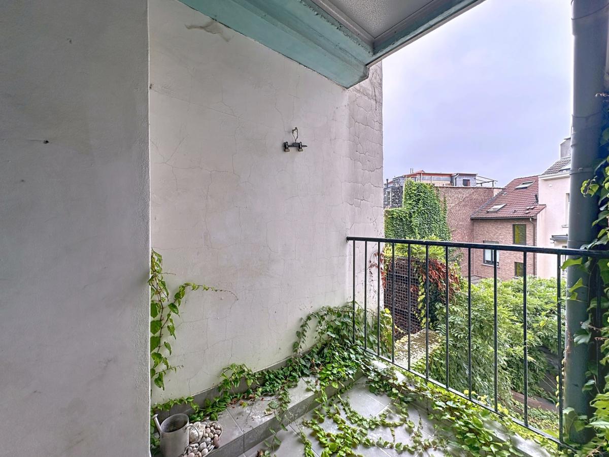 Square Ambiorix : Bel appartement rénové de 3 chambres