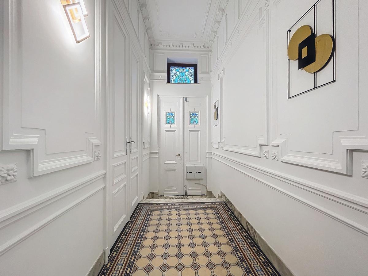 Quartier Européen – Superbe duplex 1 ch. + bureau meublé