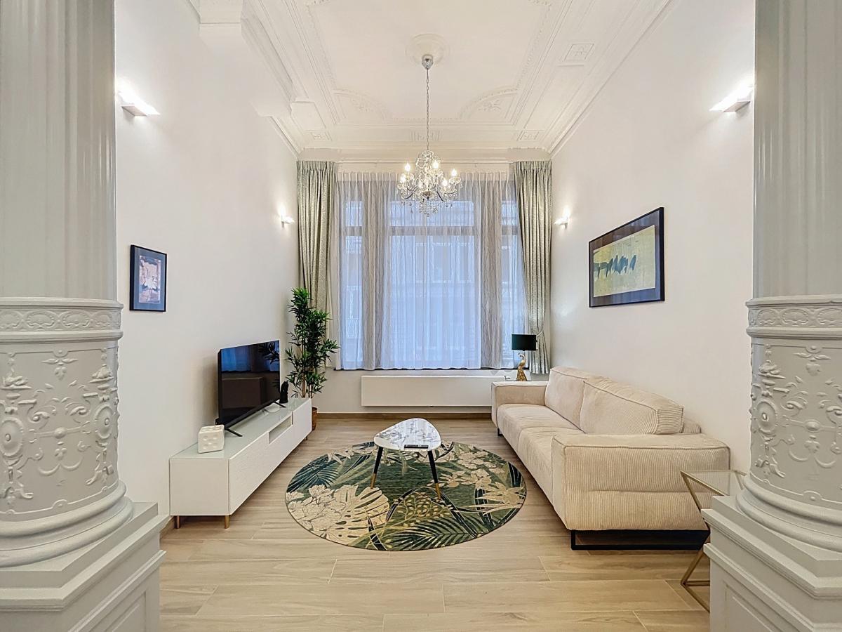 Quartier Européen – Superbe duplex 1 ch. + bureau meublé