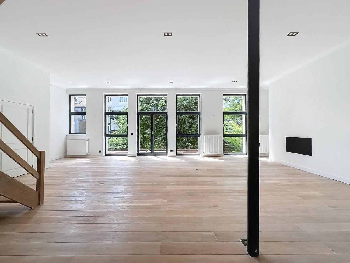 Vleurgat : Magnifique penthouse en arrière d’immeuble