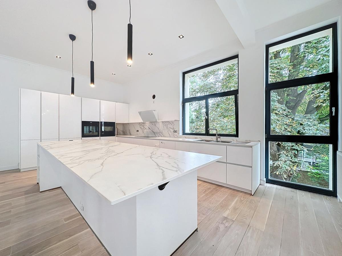 Vleurgat : Magnifique penthouse en arrière d’immeuble