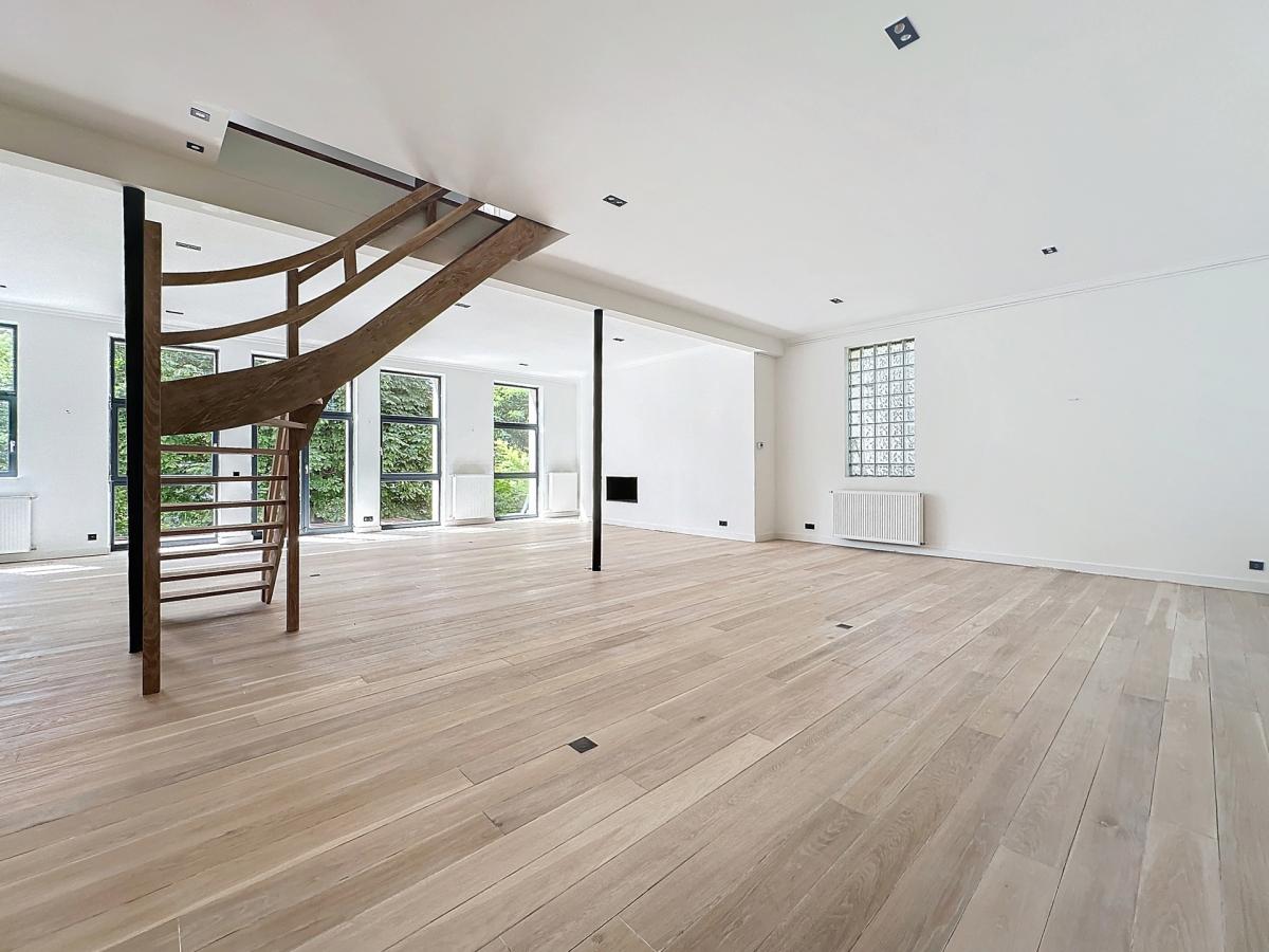 Vleurgat : Magnifique penthouse en arrière d’immeuble