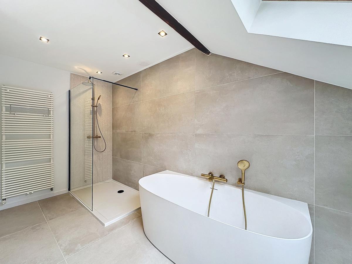 Vleurgat : Magnifique penthouse en arrière d’immeuble