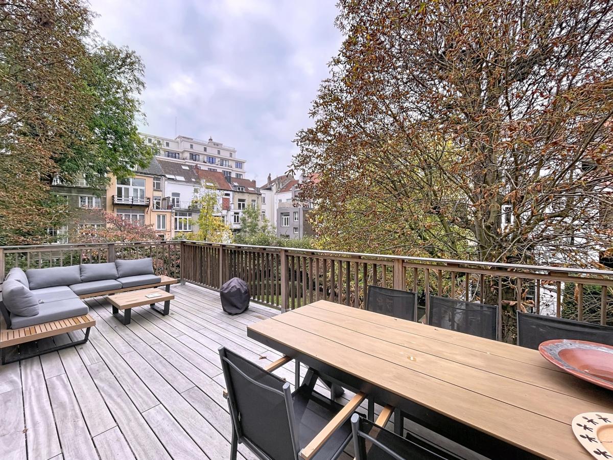 Vleurgat : Magnifique penthouse en arrière d’immeuble