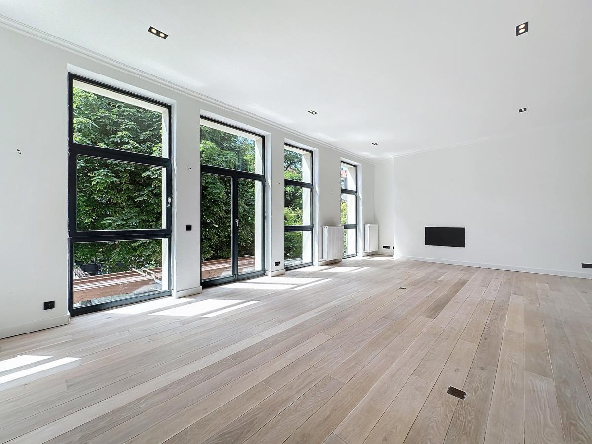 Vleurgat : Magnifique penthouse en arrière d’immeuble