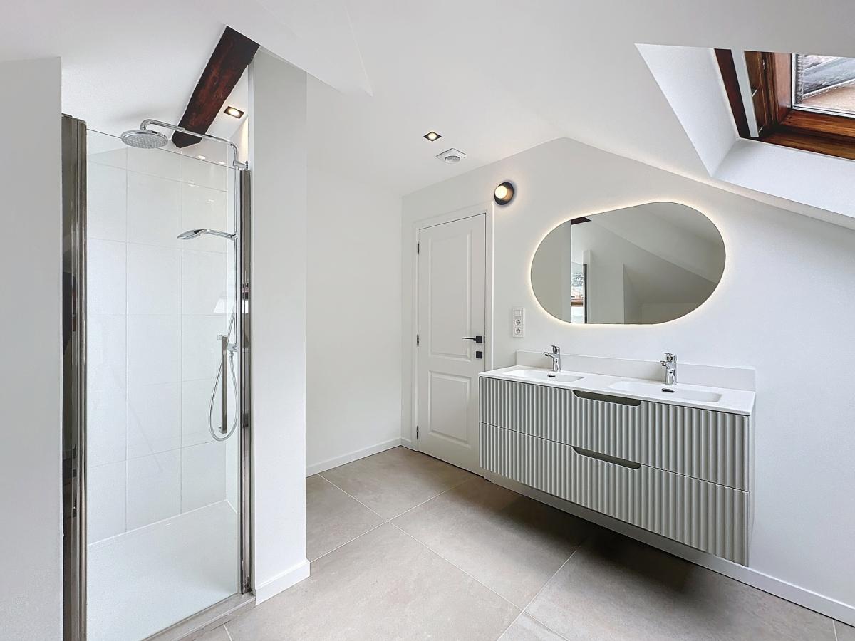 Vleurgat : Magnifique penthouse en arrière d’immeuble