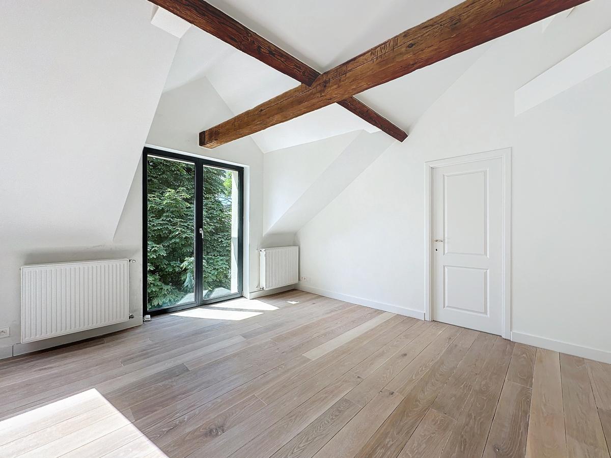 Vleurgat : Magnifique penthouse en arrière d’immeuble