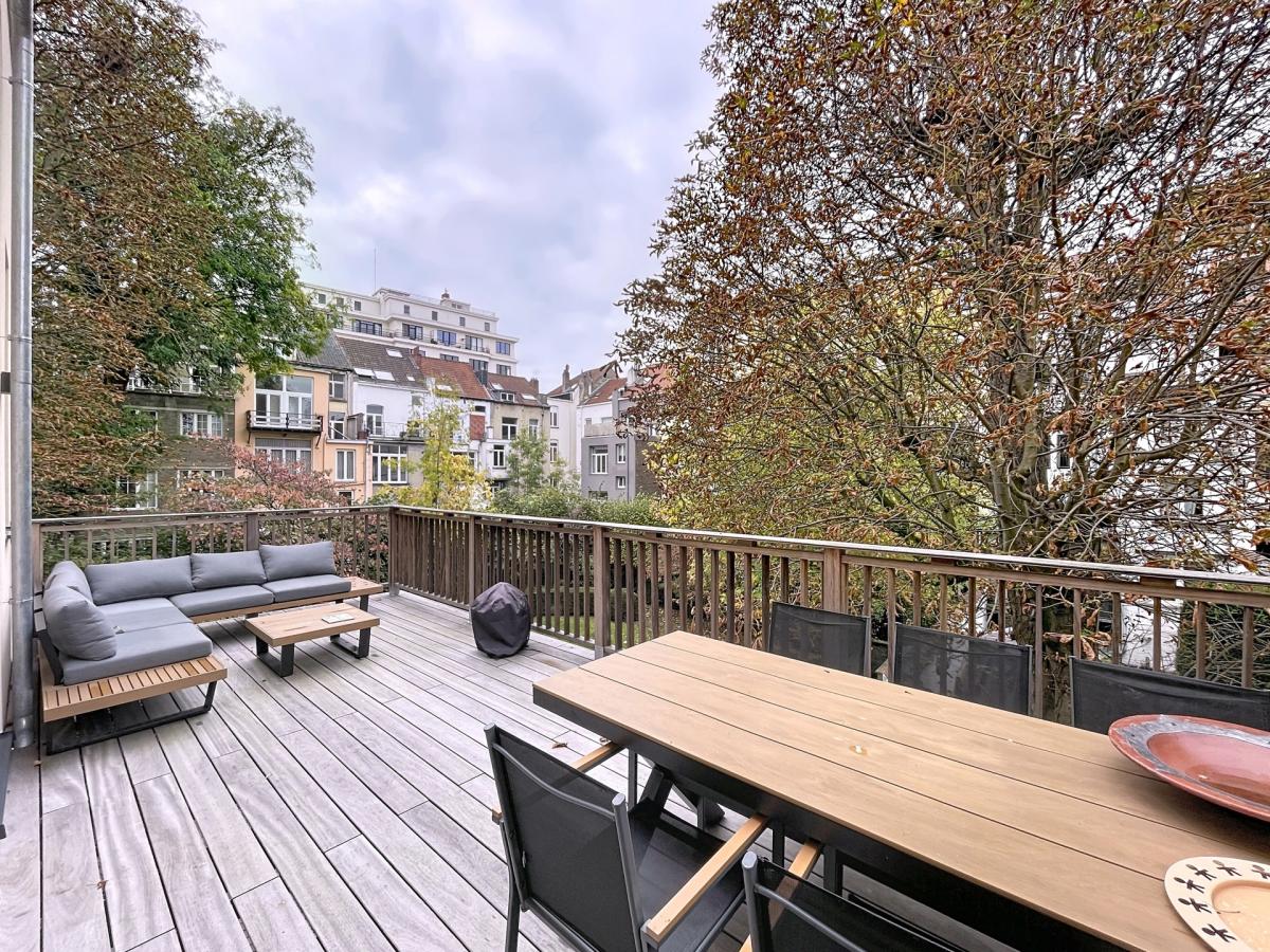 Vleurgat : Magnifique penthouse en arrière d’immeuble