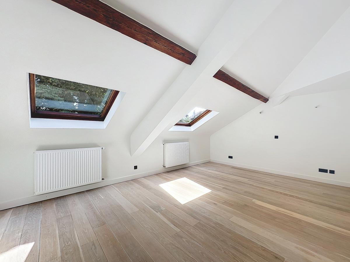 Vleurgat : Magnifique penthouse en arrière d’immeuble