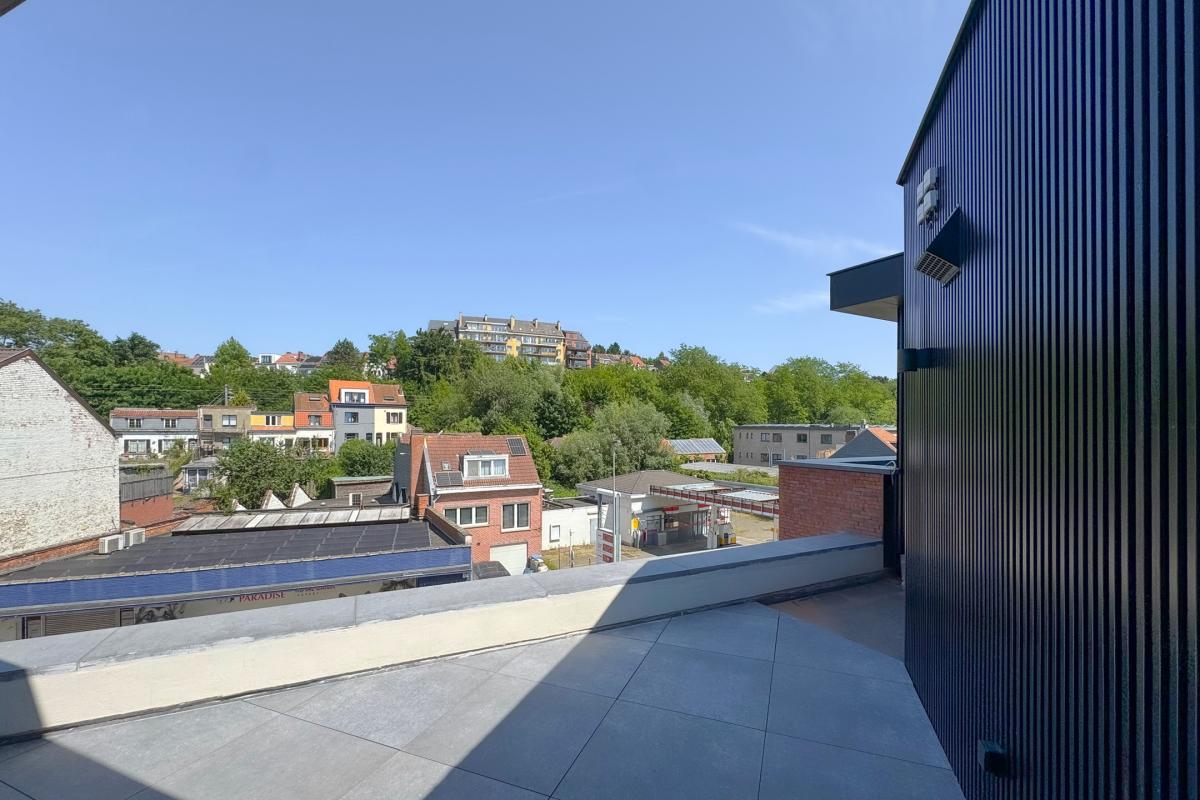 Saint Job/Lycée Français duplex 141m² 3ch + 3 terrasses