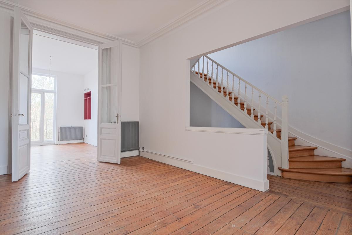 Lepoutre : Penthouse duplex 2 chambres, bureau et terrasses