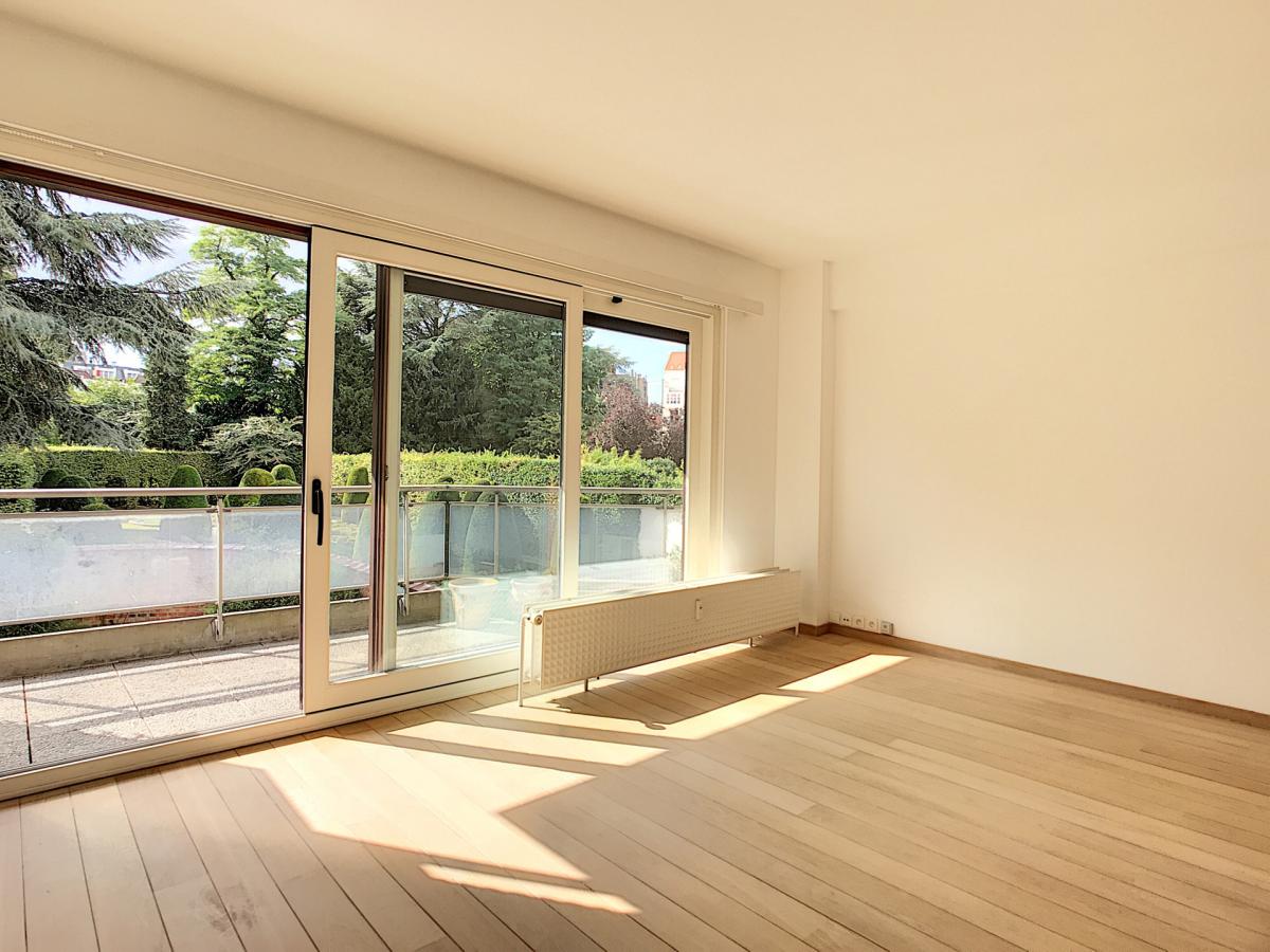 Place Brugmann : Très bel appartement de 3 ch. + terrasse