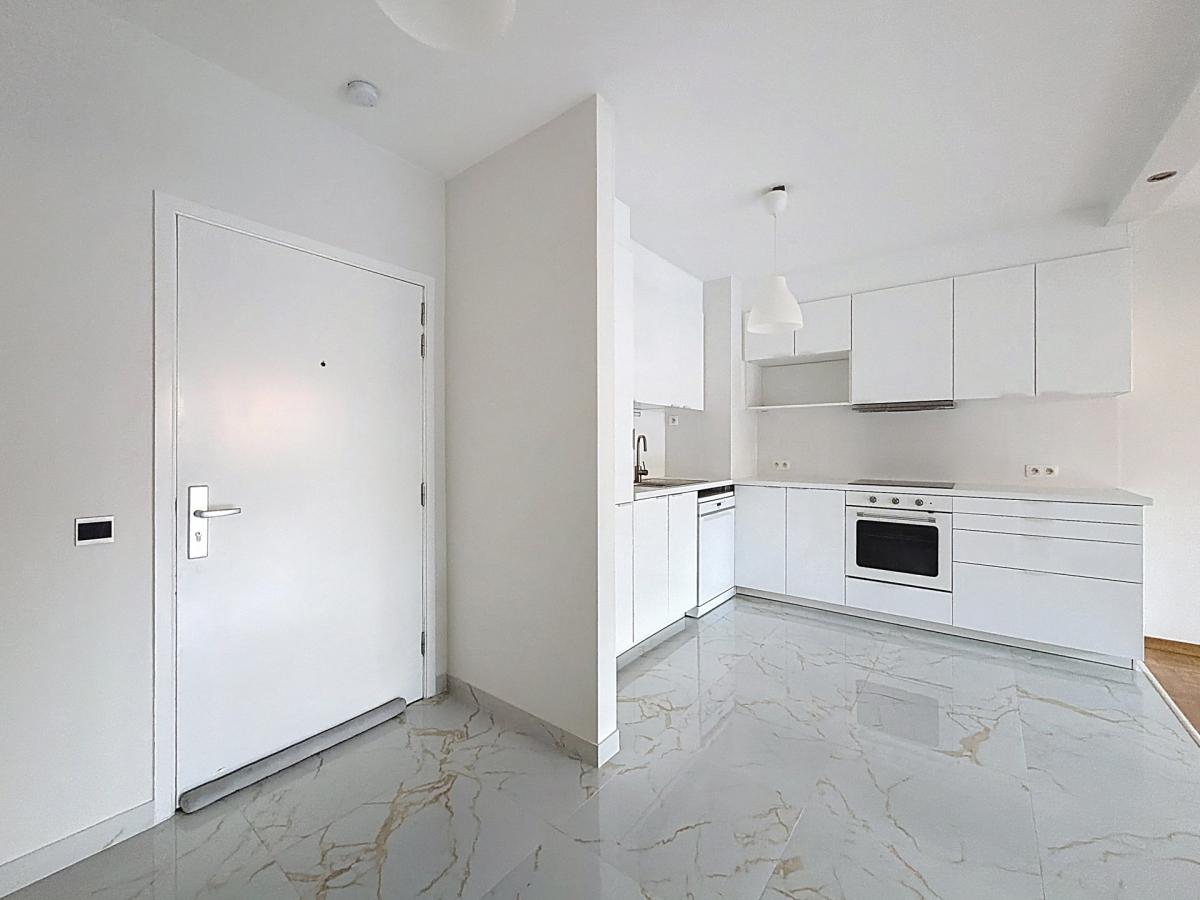 Defacqz : Bel appartement 2 chambres + terrasse