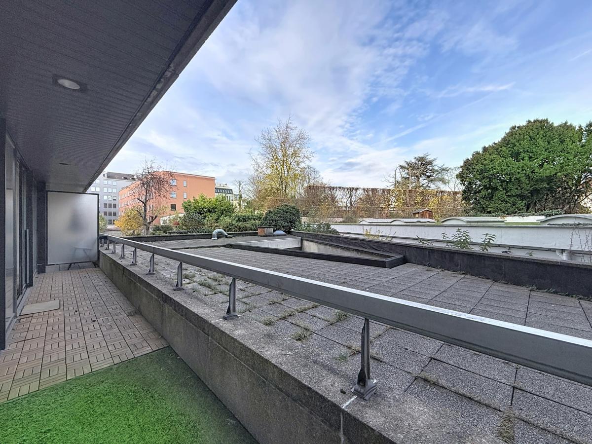 Defacqz : Bel appartement 2 chambres + terrasse