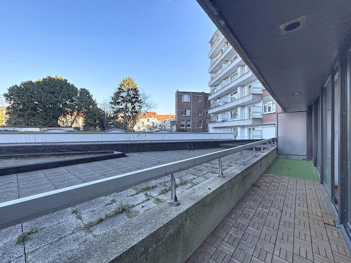 Defacqz : Bel appartement 2 chambres + terrasse