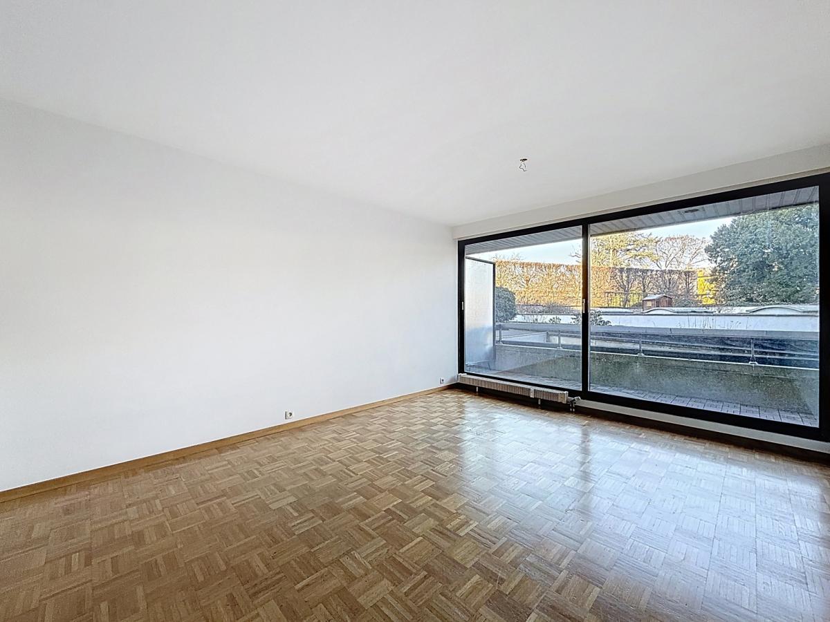 Defacqz : Bel appartement 2 chambres + terrasse