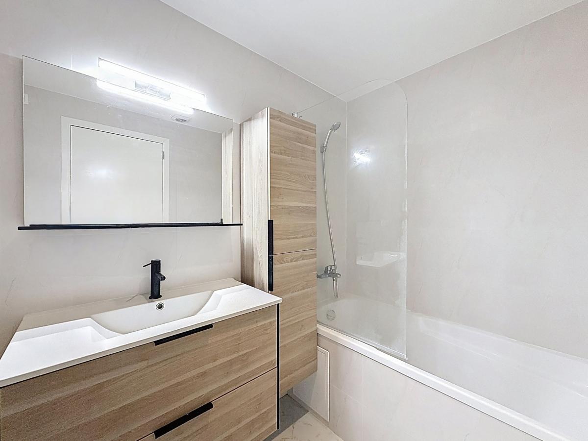 Defacqz : Bel appartement 2 chambres + terrasse