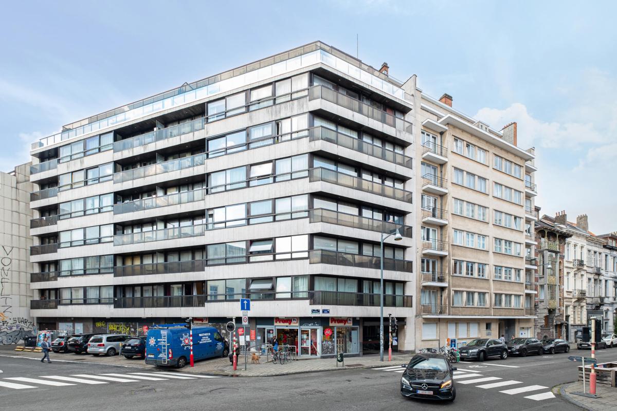 Defacqz : Bel appartement 2 chambres + terrasse