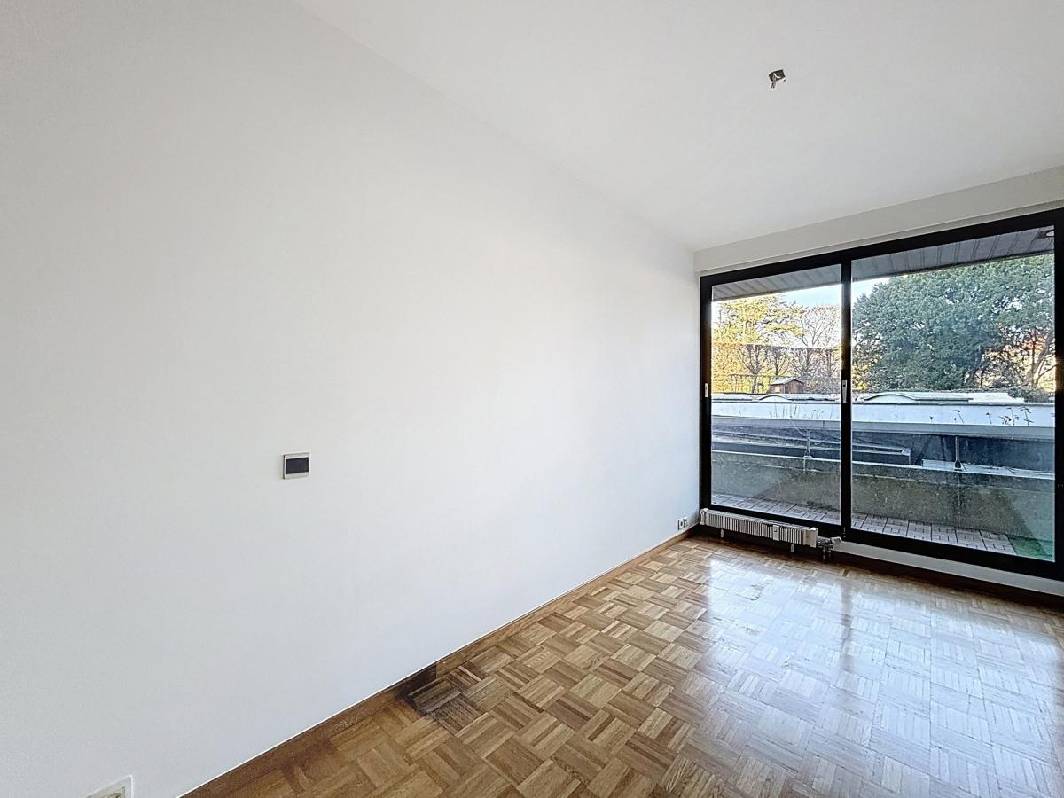 Defacqz : Bel appartement 2 chambres + terrasse