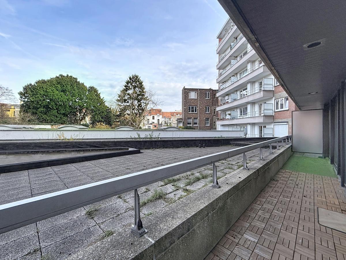 Defacqz : Bel appartement 2 chambres + terrasse