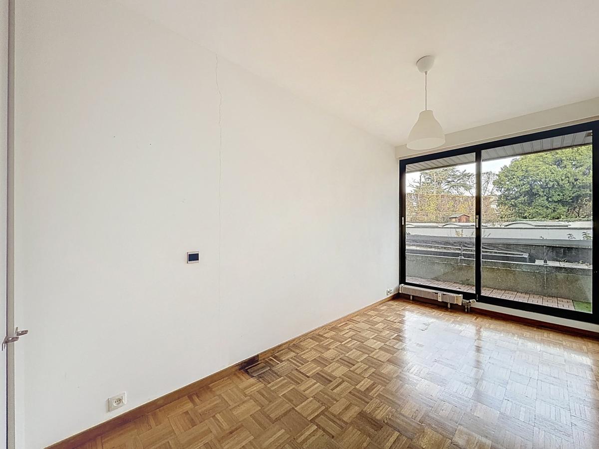 Defacqz : Bel appartement 2 chambres + terrasse