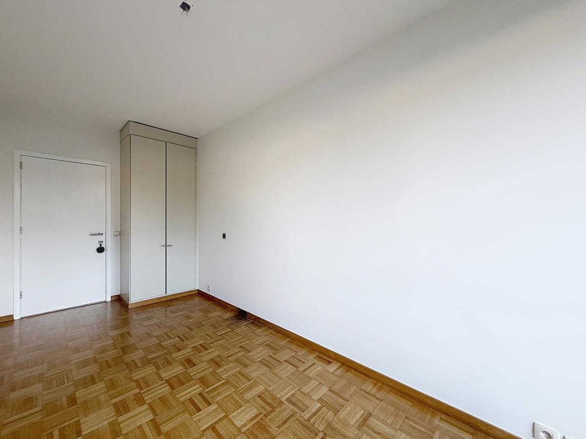 Defacqz : Bel appartement 2 chambres + terrasse