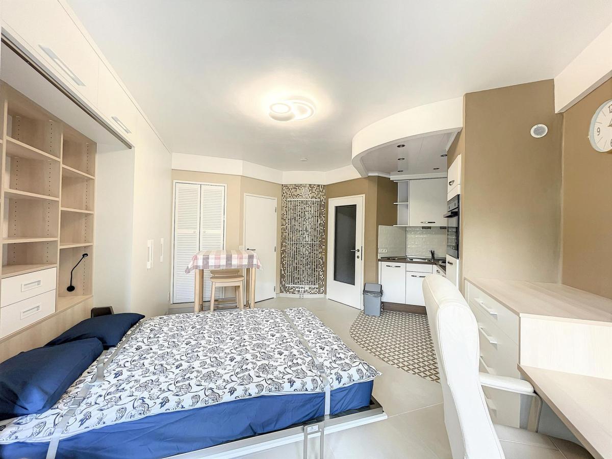 Mérode/Cinquantenaire - Studio meublé et renové