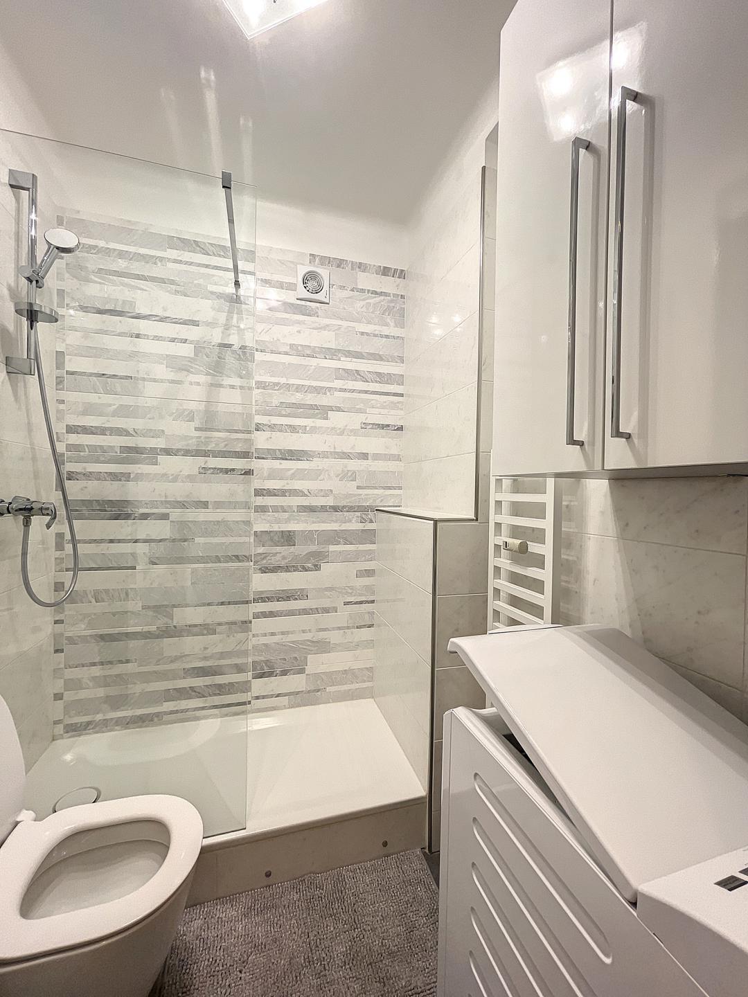 Mérode/Cinquantenaire - Studio meublé, équipé et rénové 