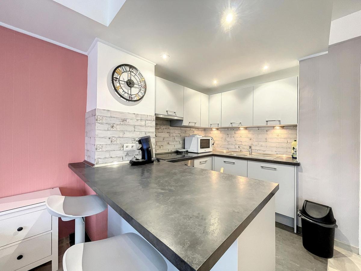 Mérode/Cinquantenaire - Studio meublé, équipé et rénové 