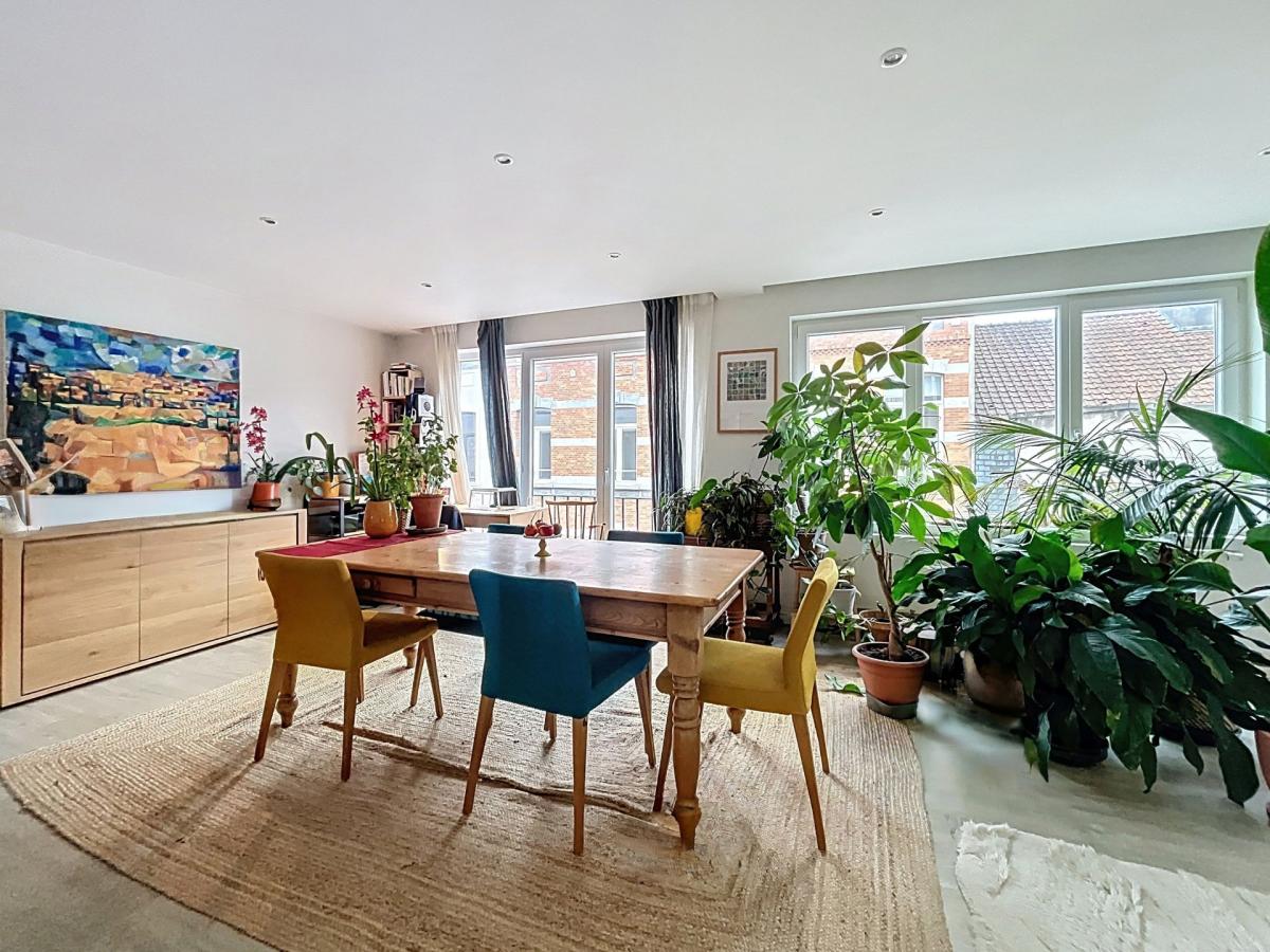 Parvis St Pierre - Magnifique appartement ± 127 m² + balcon