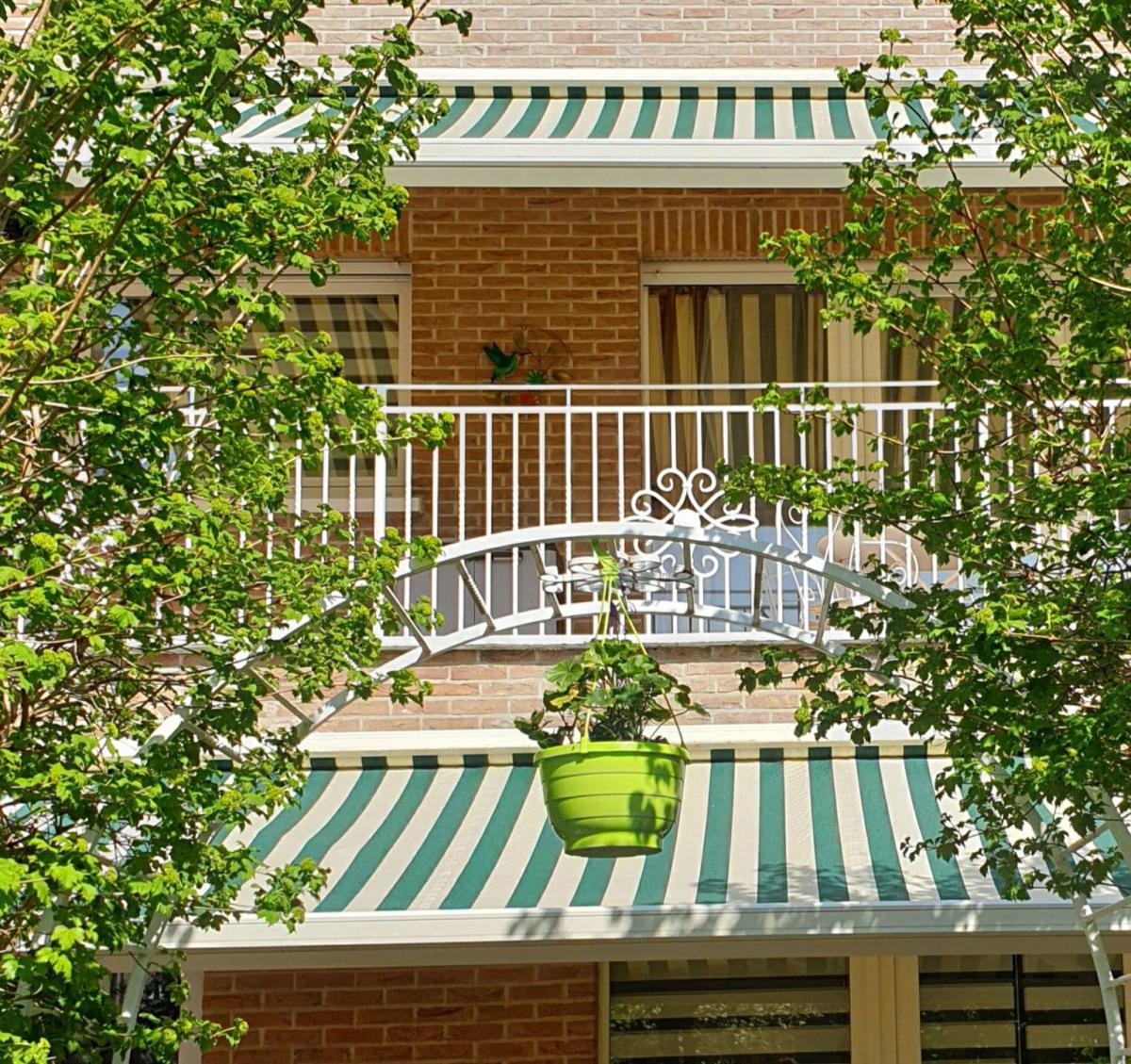 Splendide maison: jardin sud, double garage, prof. libérale