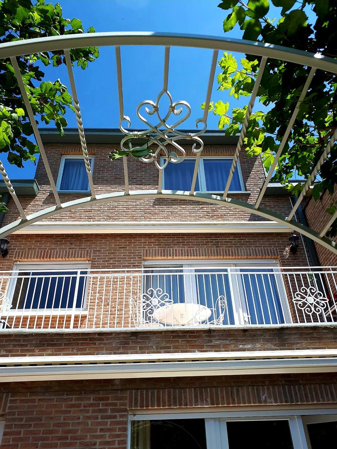 Splendide maison: jardin sud, double garage, prof. libérale