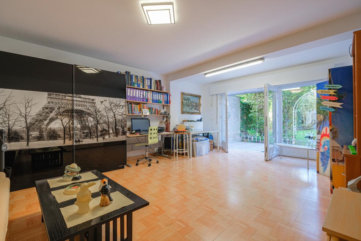 Splendide maison: jardin sud, double garage, prof. libérale