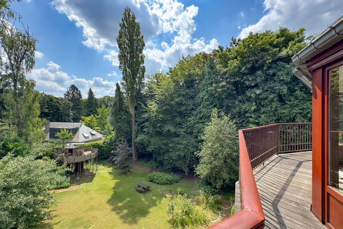 Béchet/Baron d'Huart: Magnifique villa, jardin sud, 2 garages