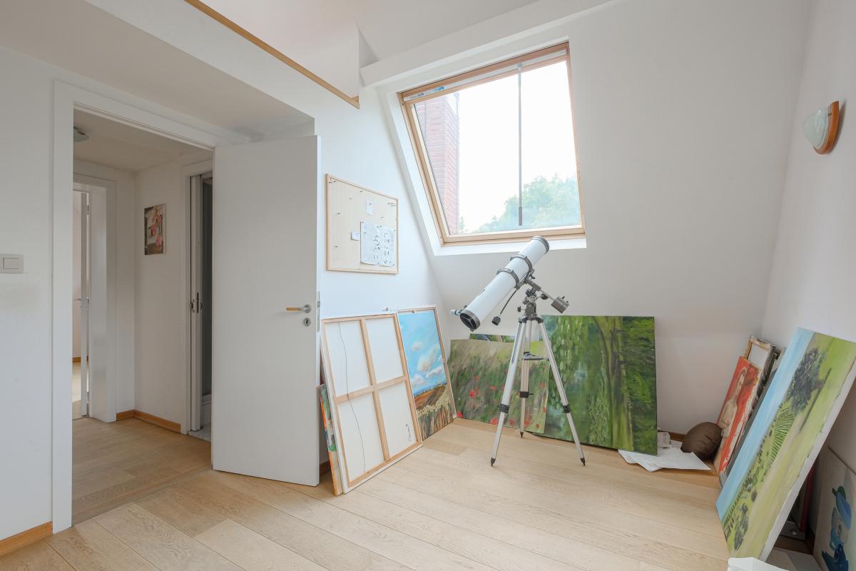 Béchet/Baron d'Huart: Magnifique villa, jardin sud, 2 garages