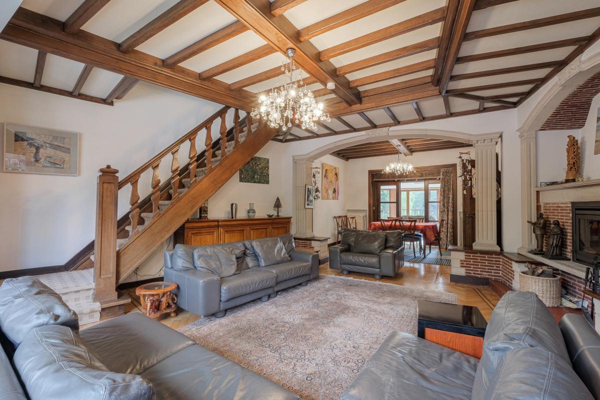 Béchet/Baron d'Huart: Magnifique villa, jardin sud, 2 garages